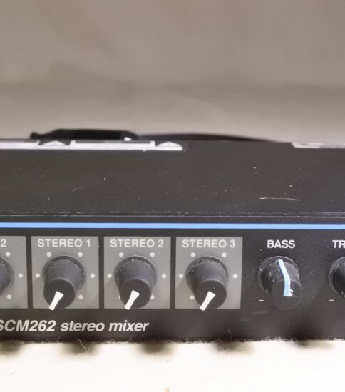 Shure SCM262 Stereo Mixer  ￥55,000