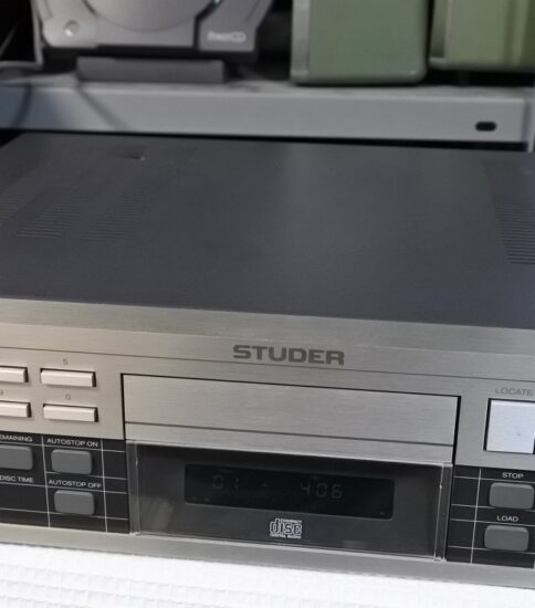 Studer A-727 CD Player　￥330,000